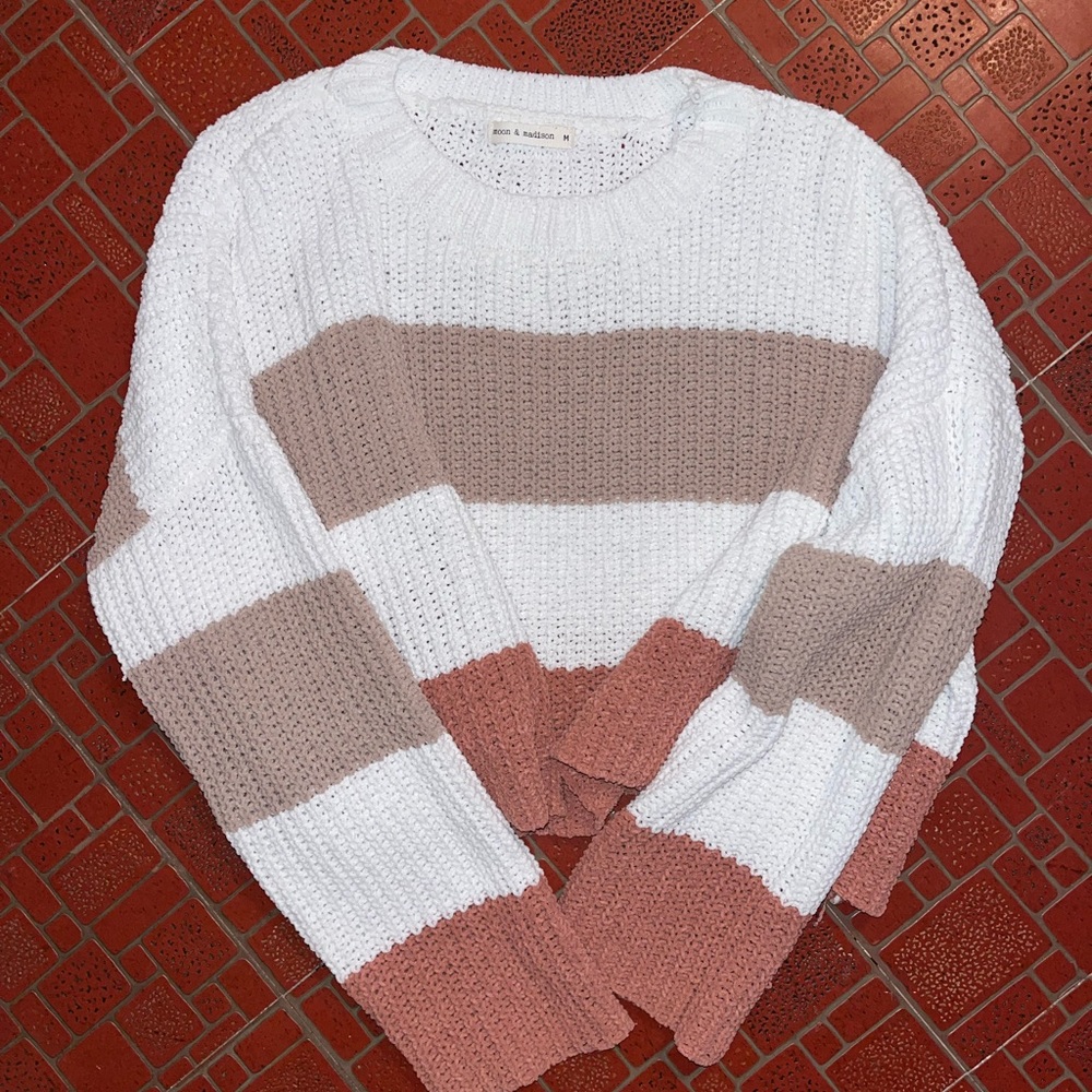 Color blocking cropped sweater